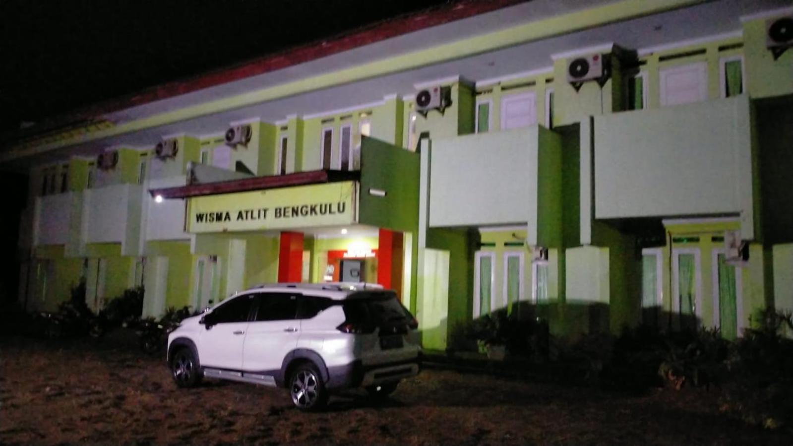 Hotel Grand Atlet Bengkulu Extérieur photo