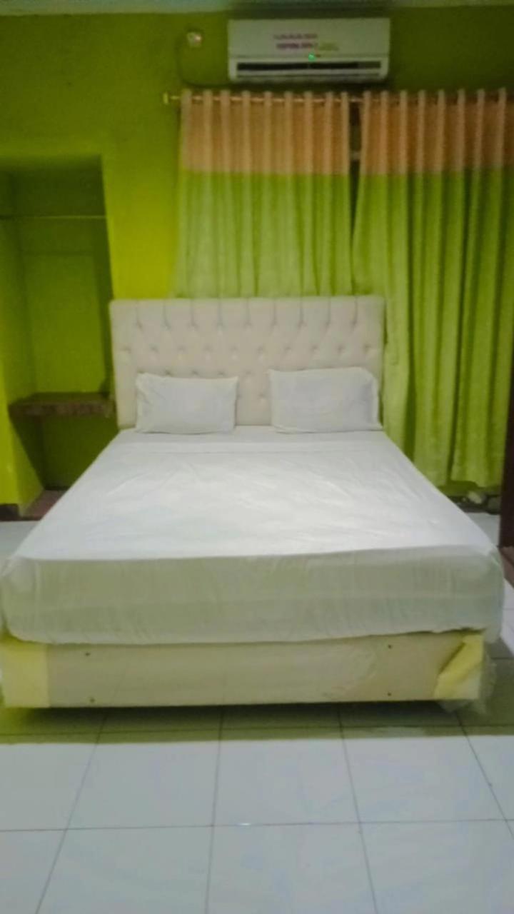 Hotel Grand Atlet Bengkulu Extérieur photo